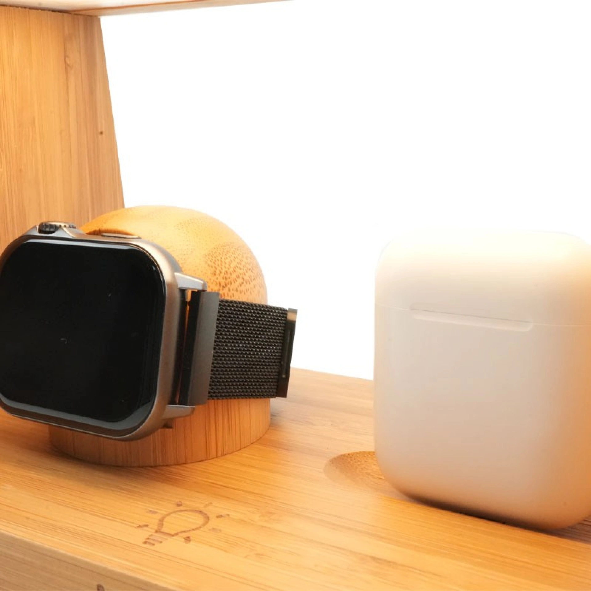 Lampe avec chargeur sans fil Bamboo 5 en 1