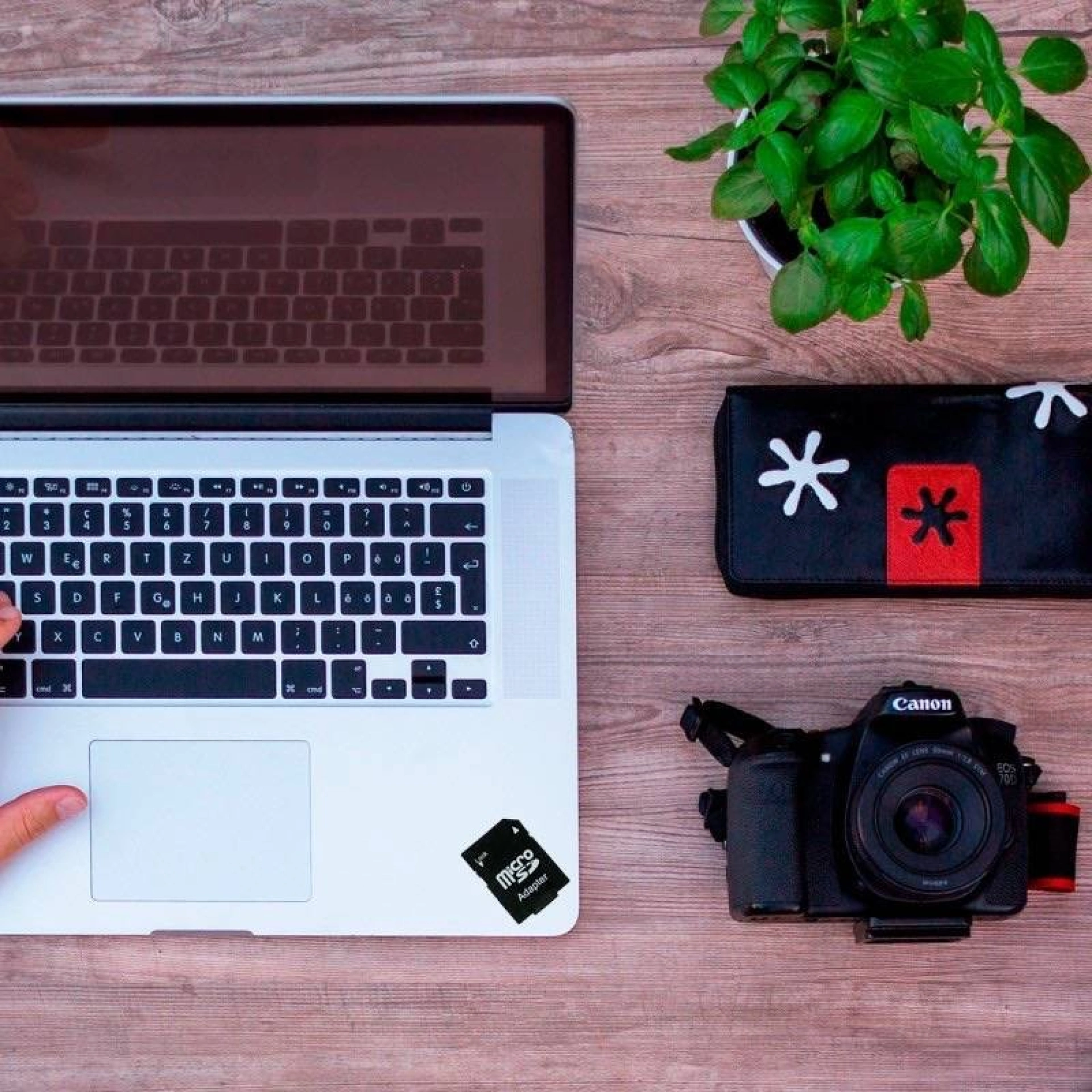 Carte micro SD de 64 Go avec un ordinateur