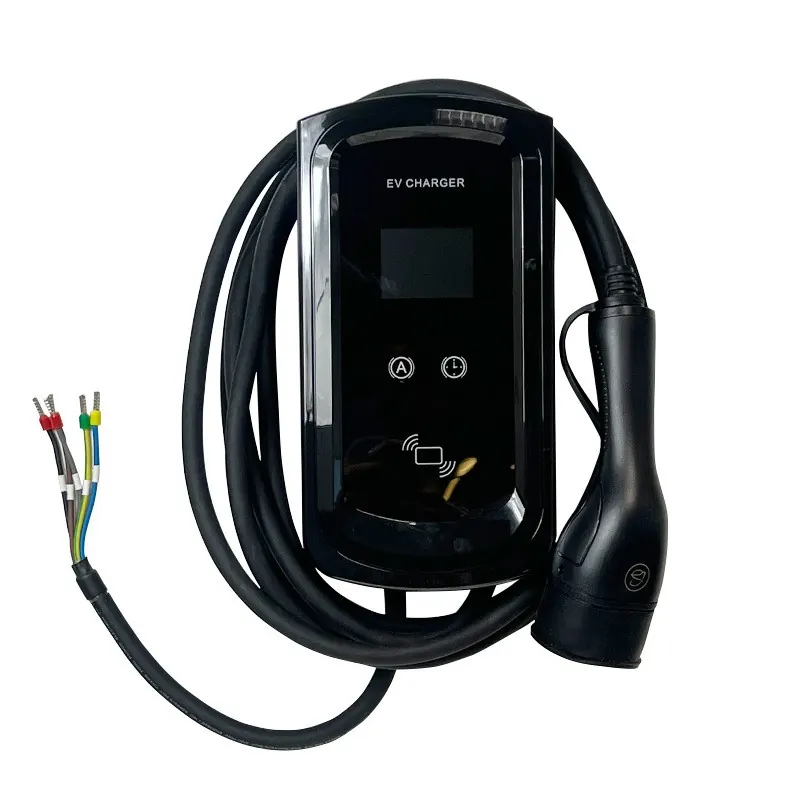 Borne de Recharge iServices avec ses câbles