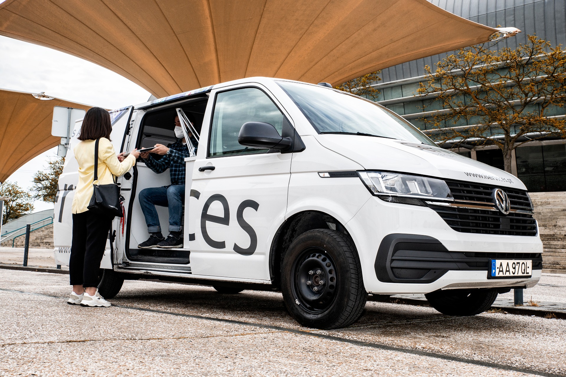 Le laboratoire mobile iServices est arrivé à Porto