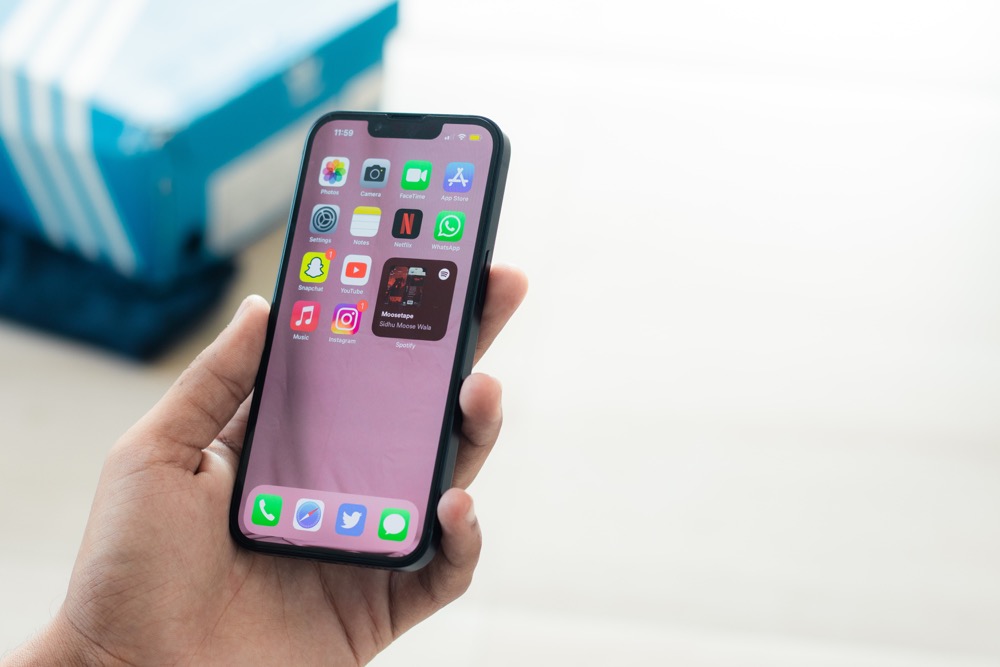 On a testé le nouvel iOS 15.4 sur iPhone... et FaceID avec masque !