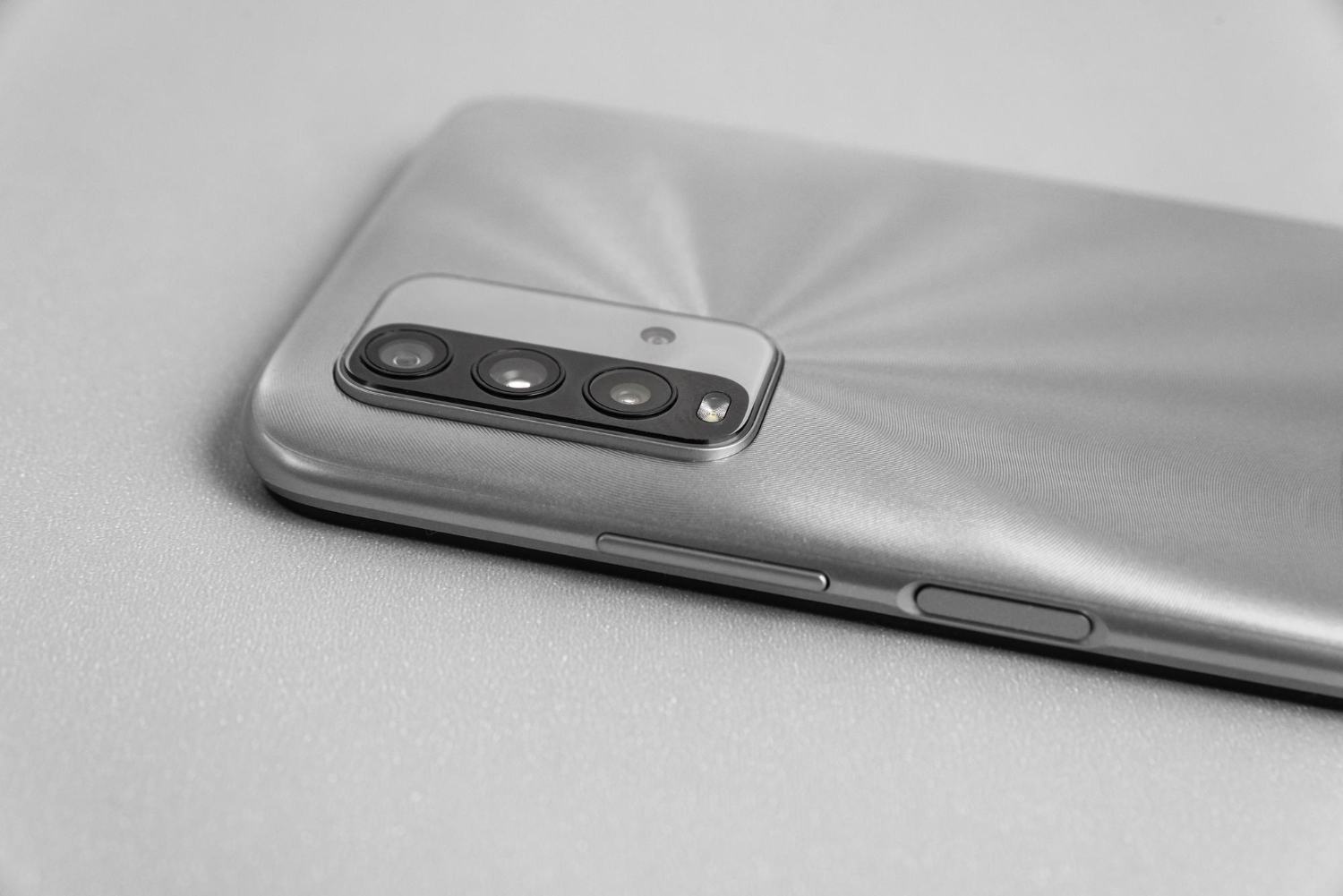 Qu'est-ce qui cause le dysfonctionnement des boutons du téléphone portable?