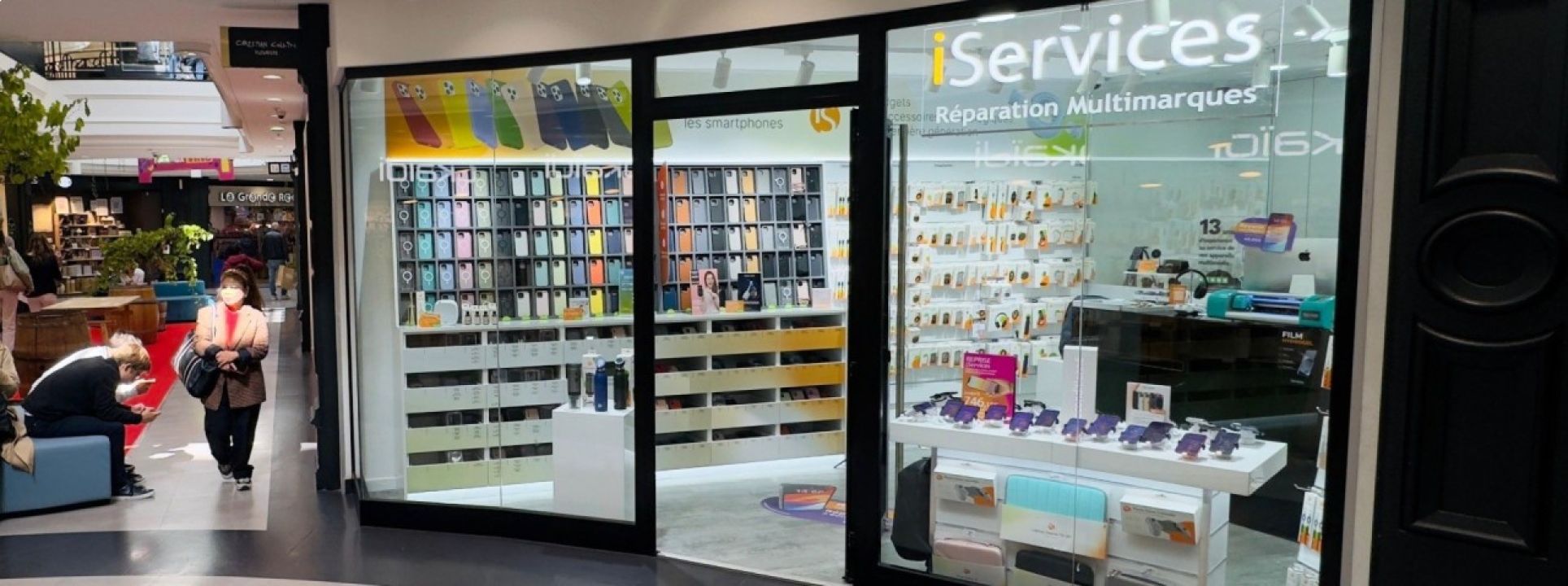 iServices ouvre un magasin à Passy Plaza